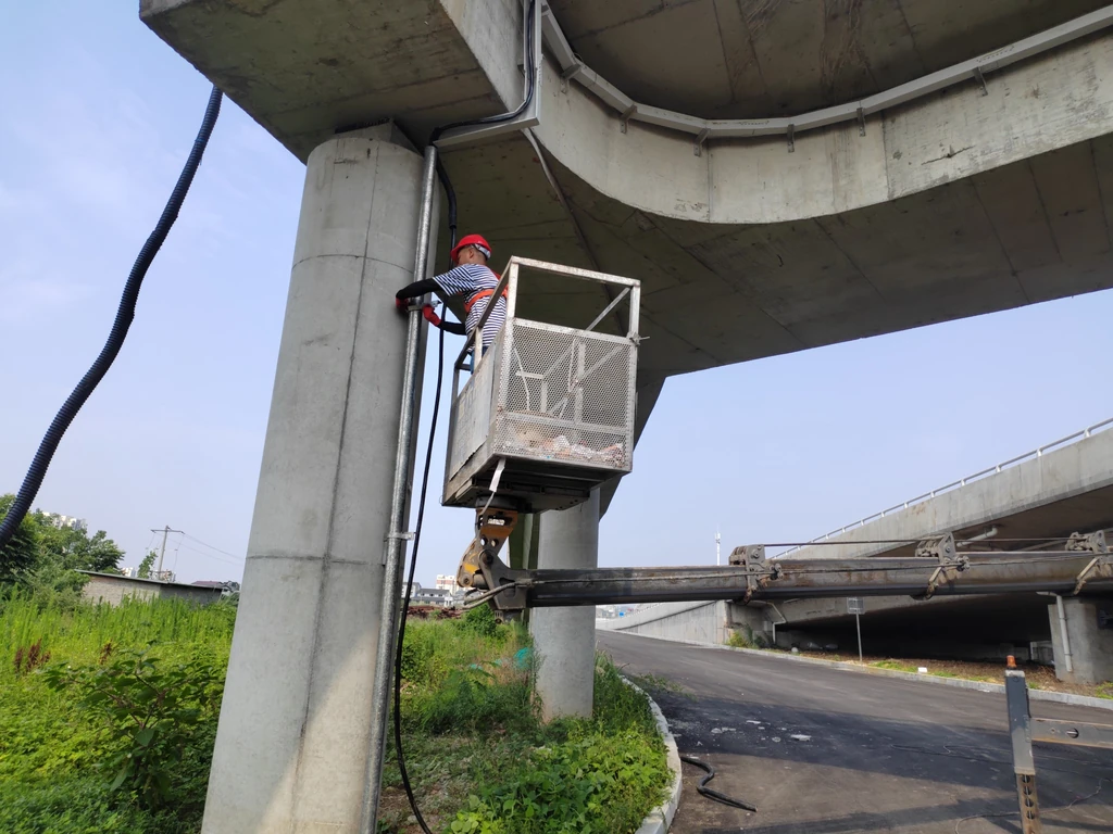 Mastering Long-Distance DMX Signal Transmission for Bridge Lighting