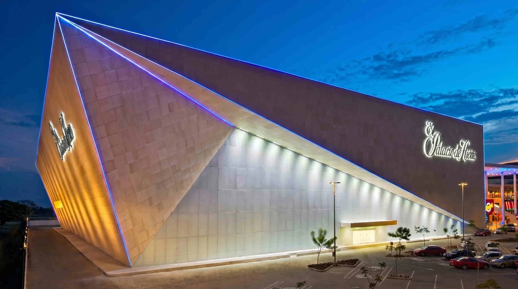 El Palacio de Hierro Villahermosa | Luxury Retail Facade Lighting Project