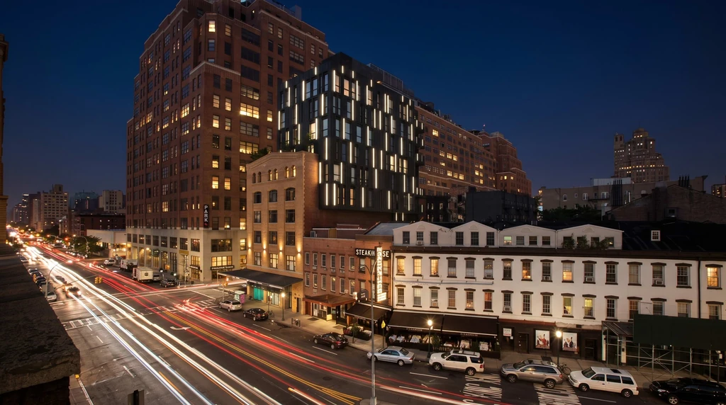 Porter House Roof Top Lighting | New York Commercial Facade Illumination