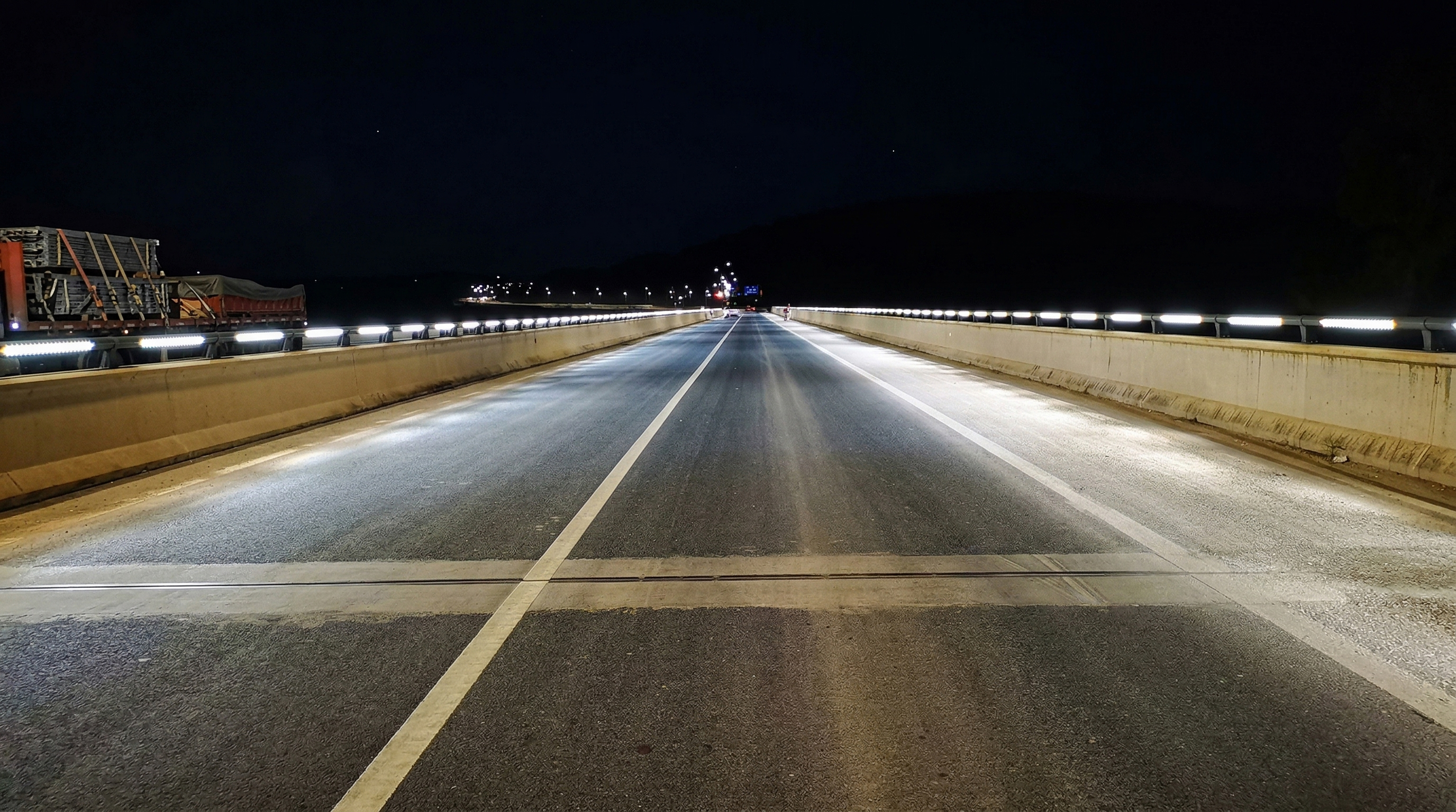 Road edge decorative wall washing illumination | TPK Lighting