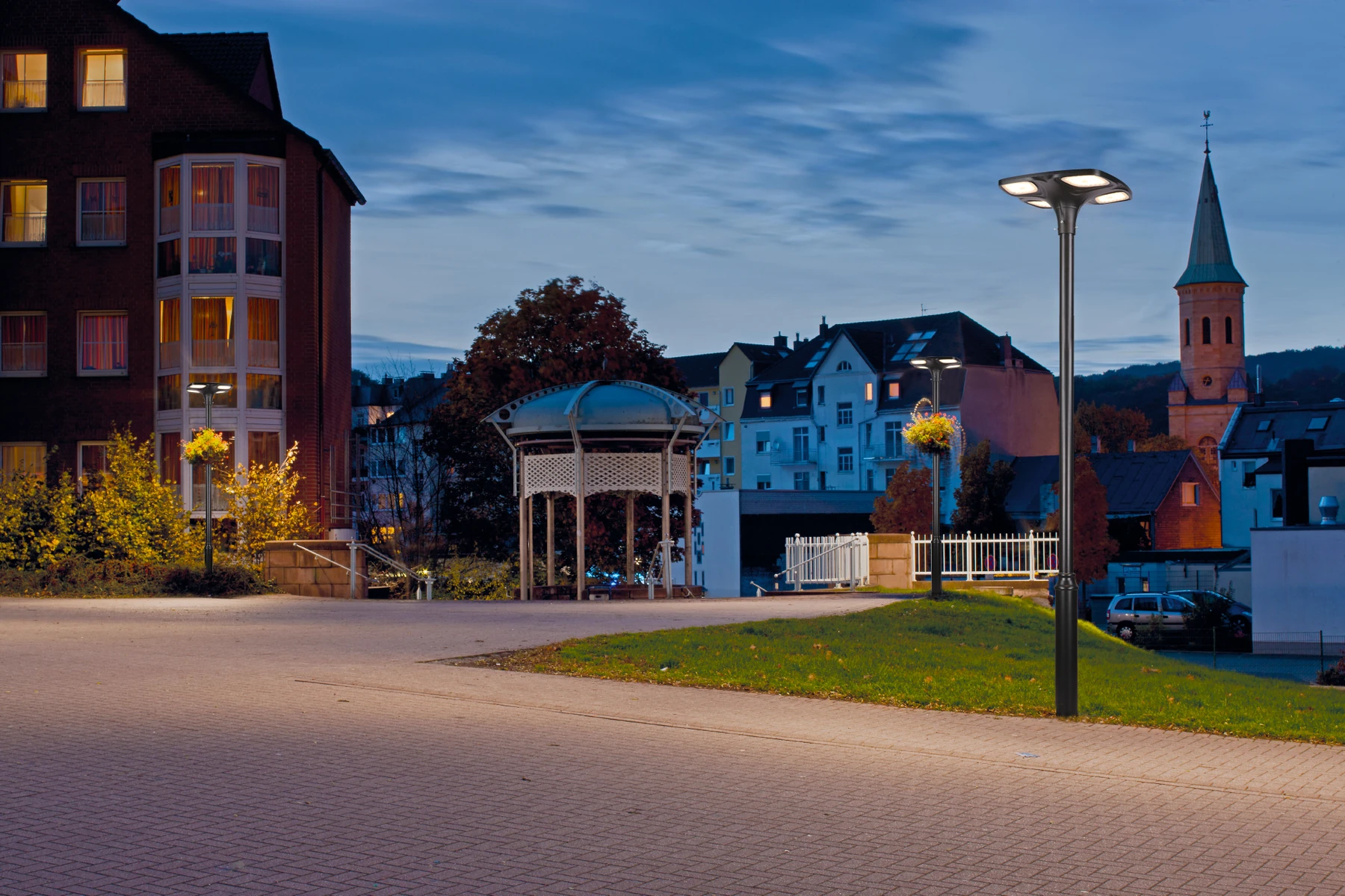 Garden villa courtyard pathway night illumination