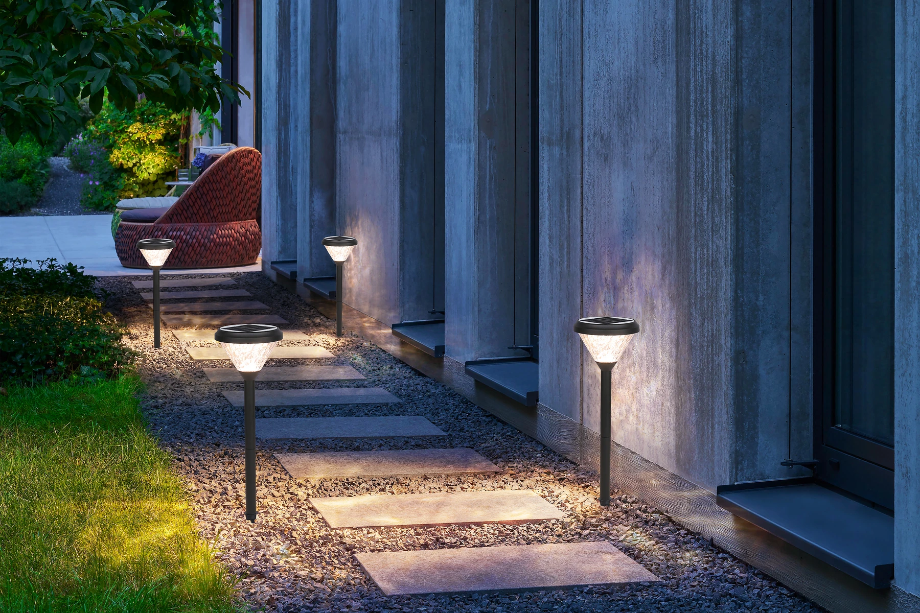 SLL-0907 waterdrop bollards defining lush lawn courtyard borders