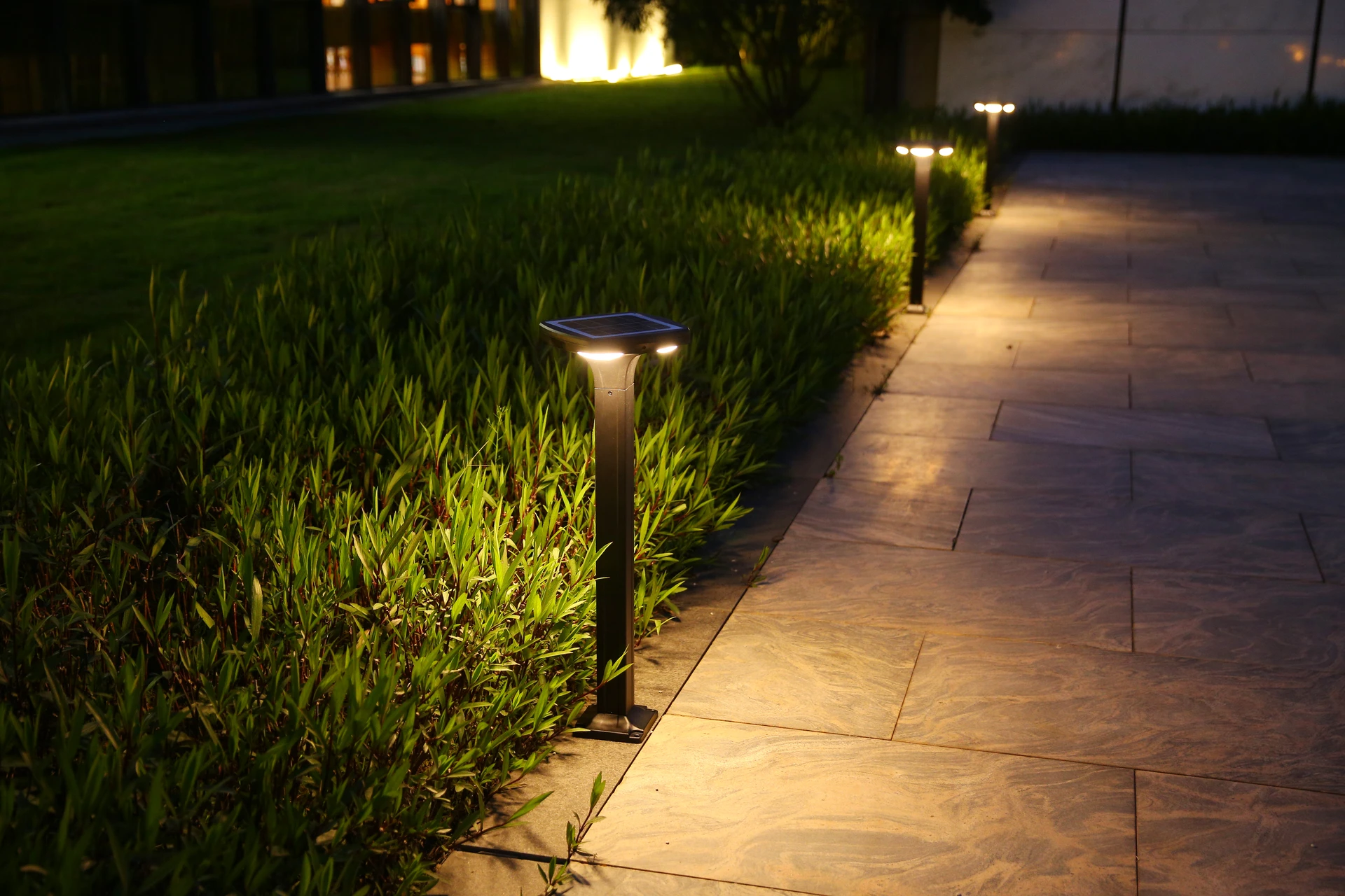 SLL-2804 clover solar bollards illuminating luxury villa patio terrace
