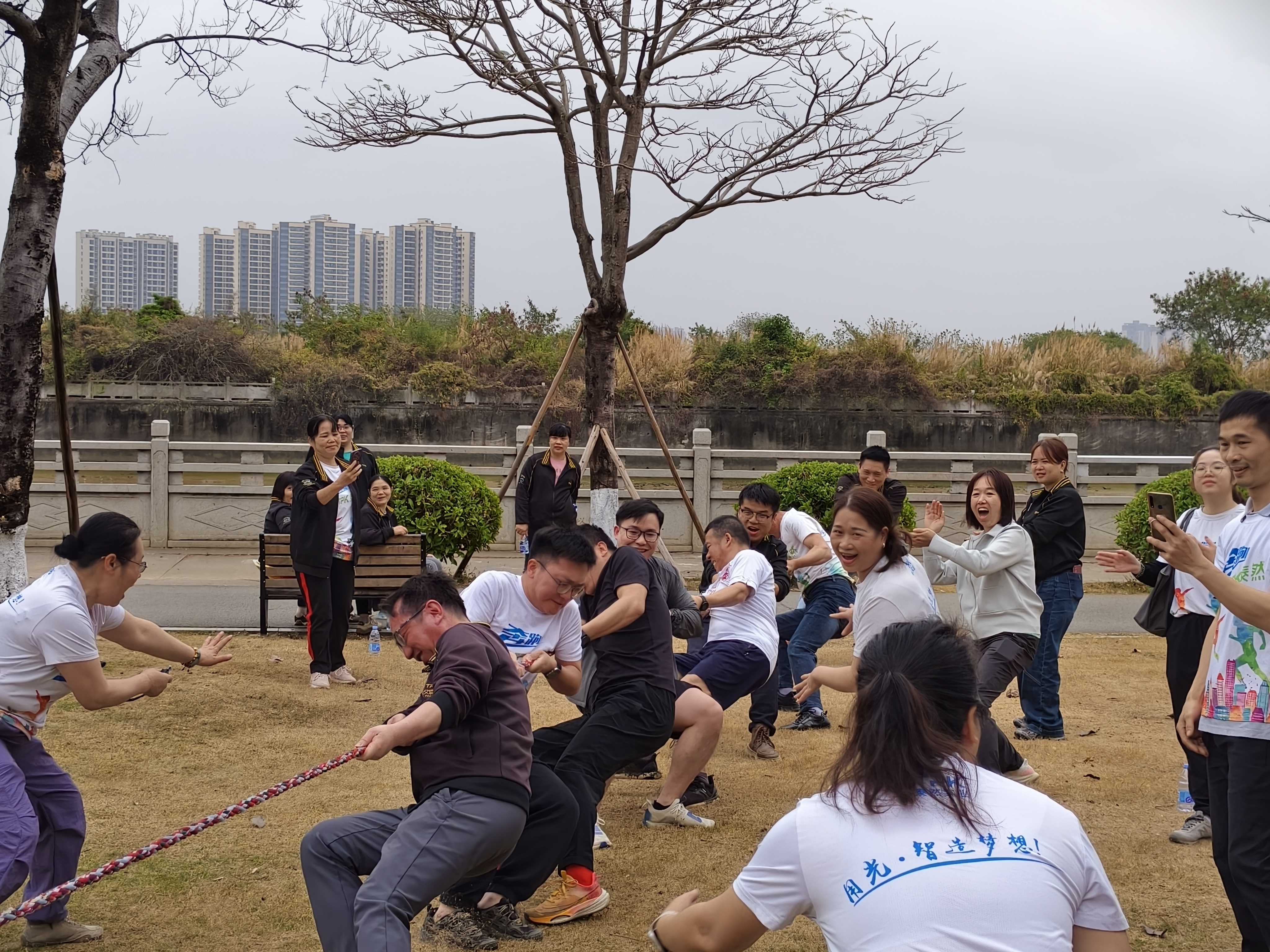 Round-robin tug-of-war after the run