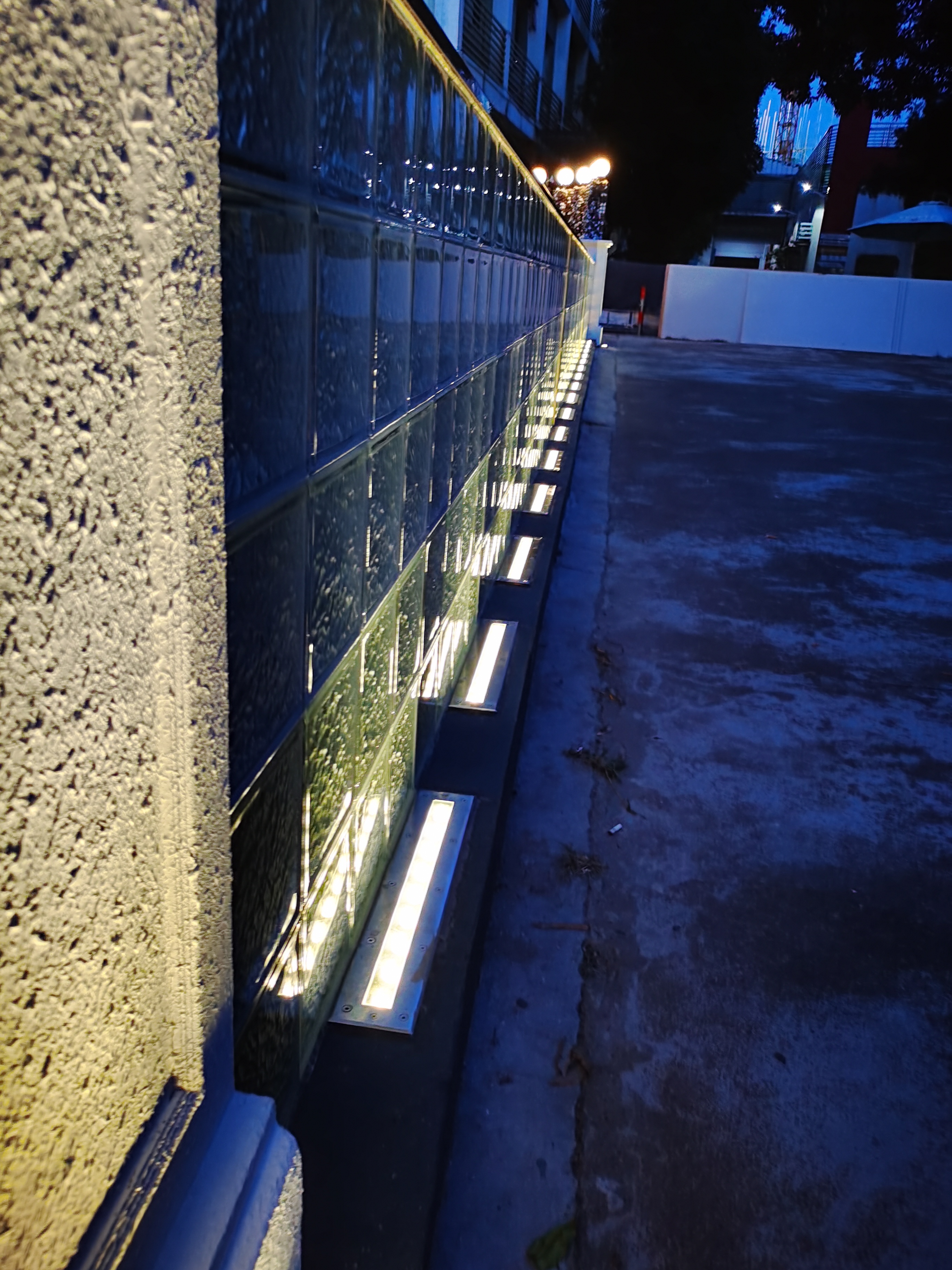Impression 3 LED wall washer nightscape application | TPK Lighting