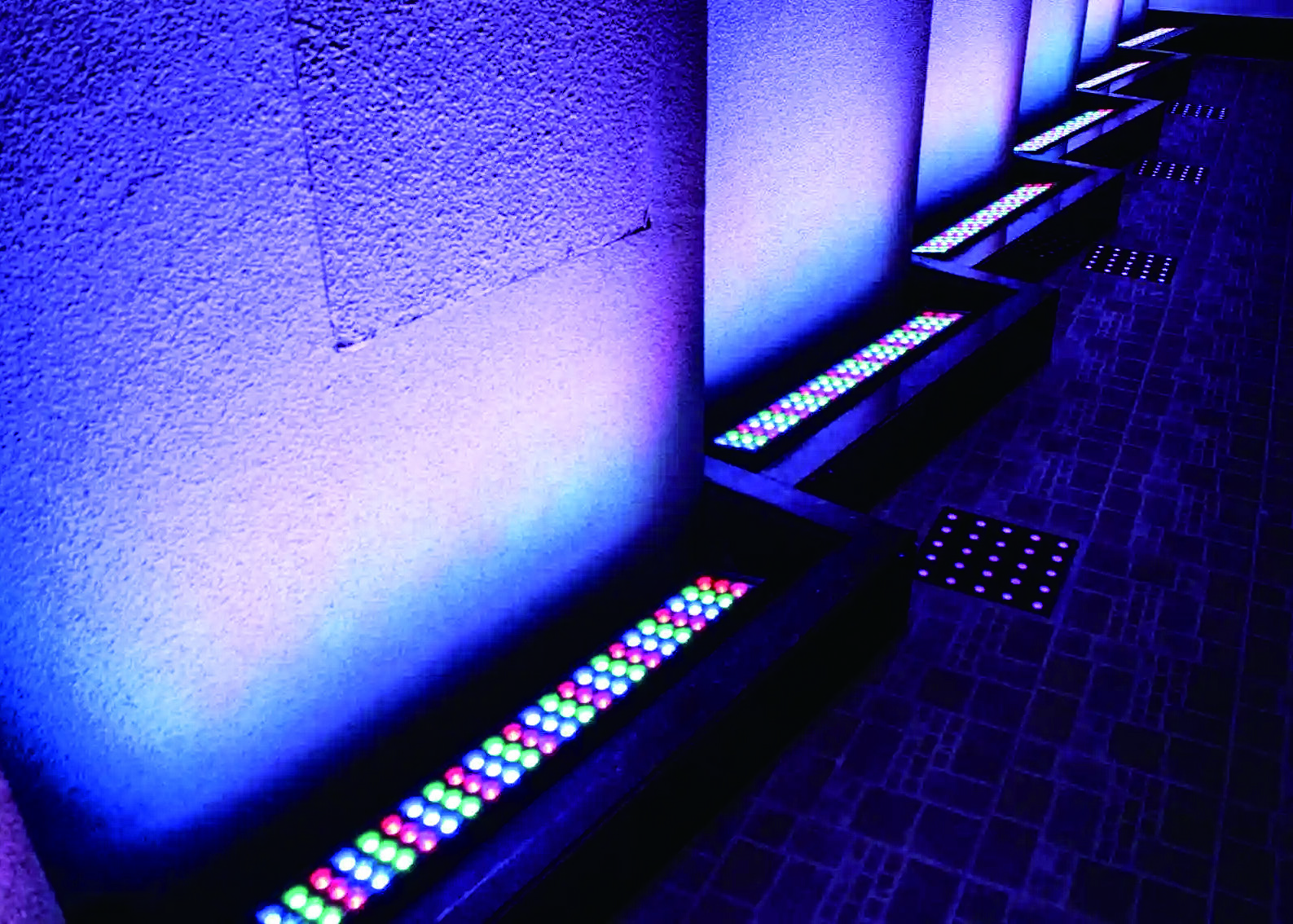 LWW-ROWS-W150 architectural wall washing impression | TPK Lighting