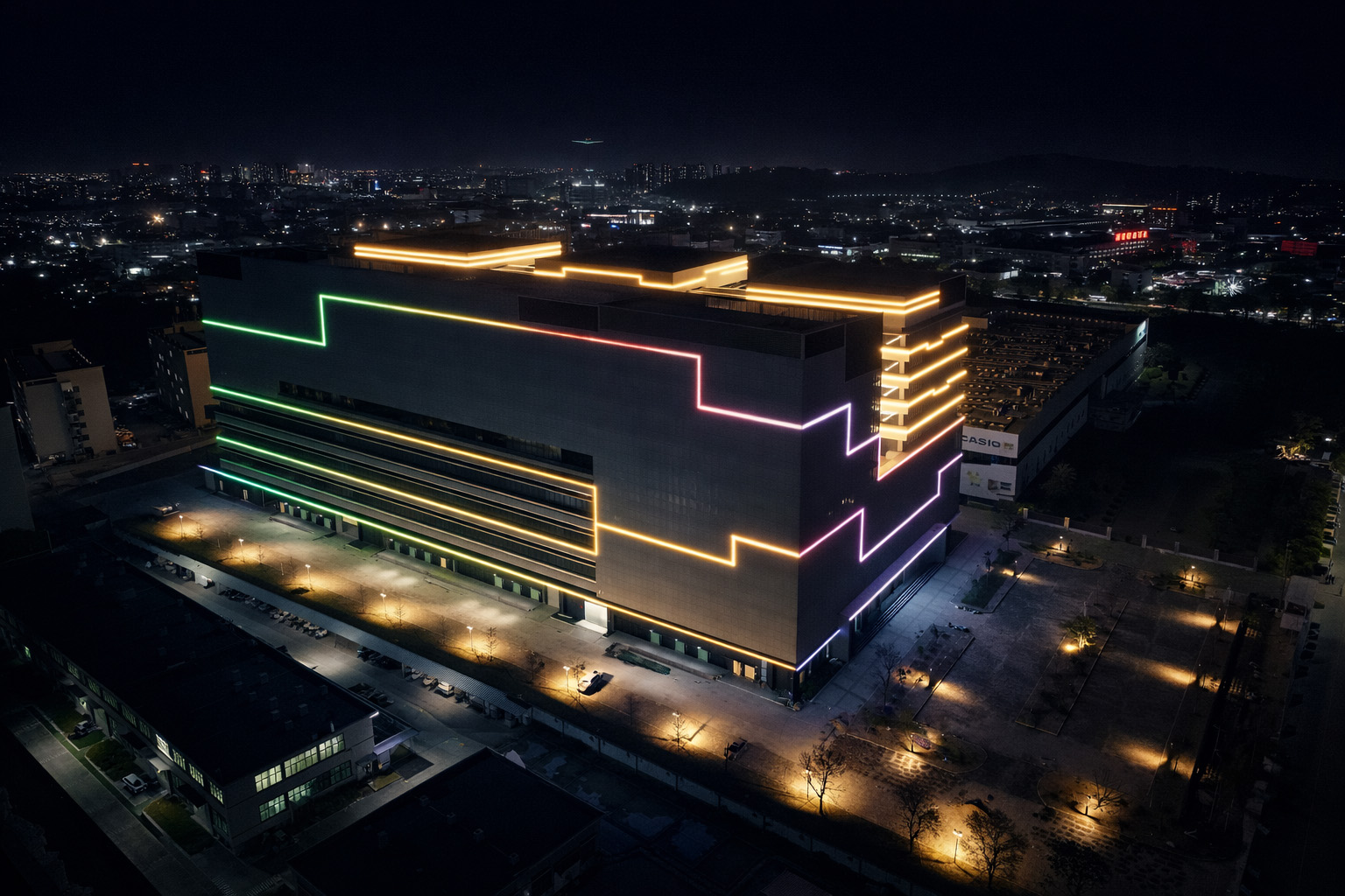 Dynamic DMX512 controlled architectural outline lighting for technology park