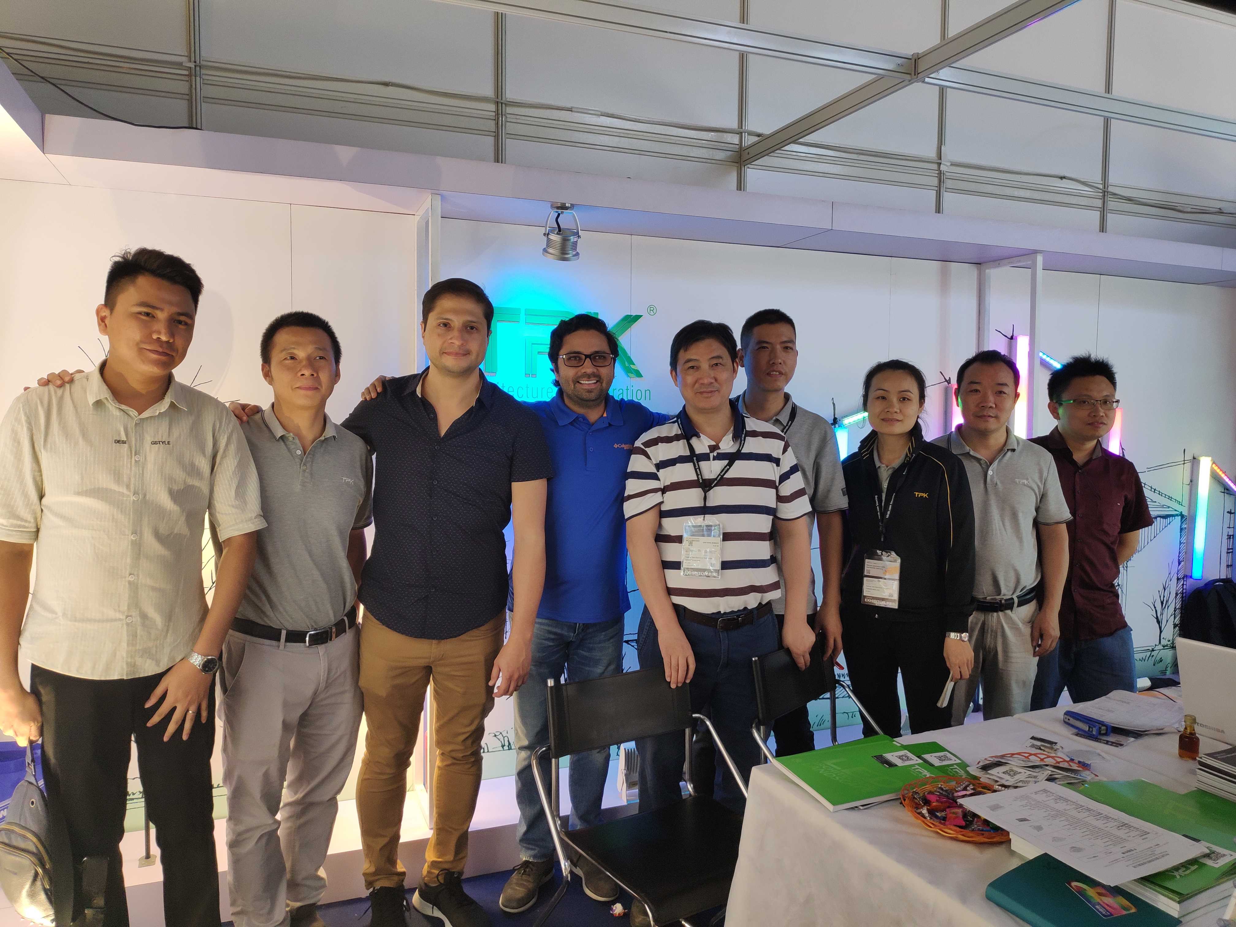 Product consultation on facade lighting.