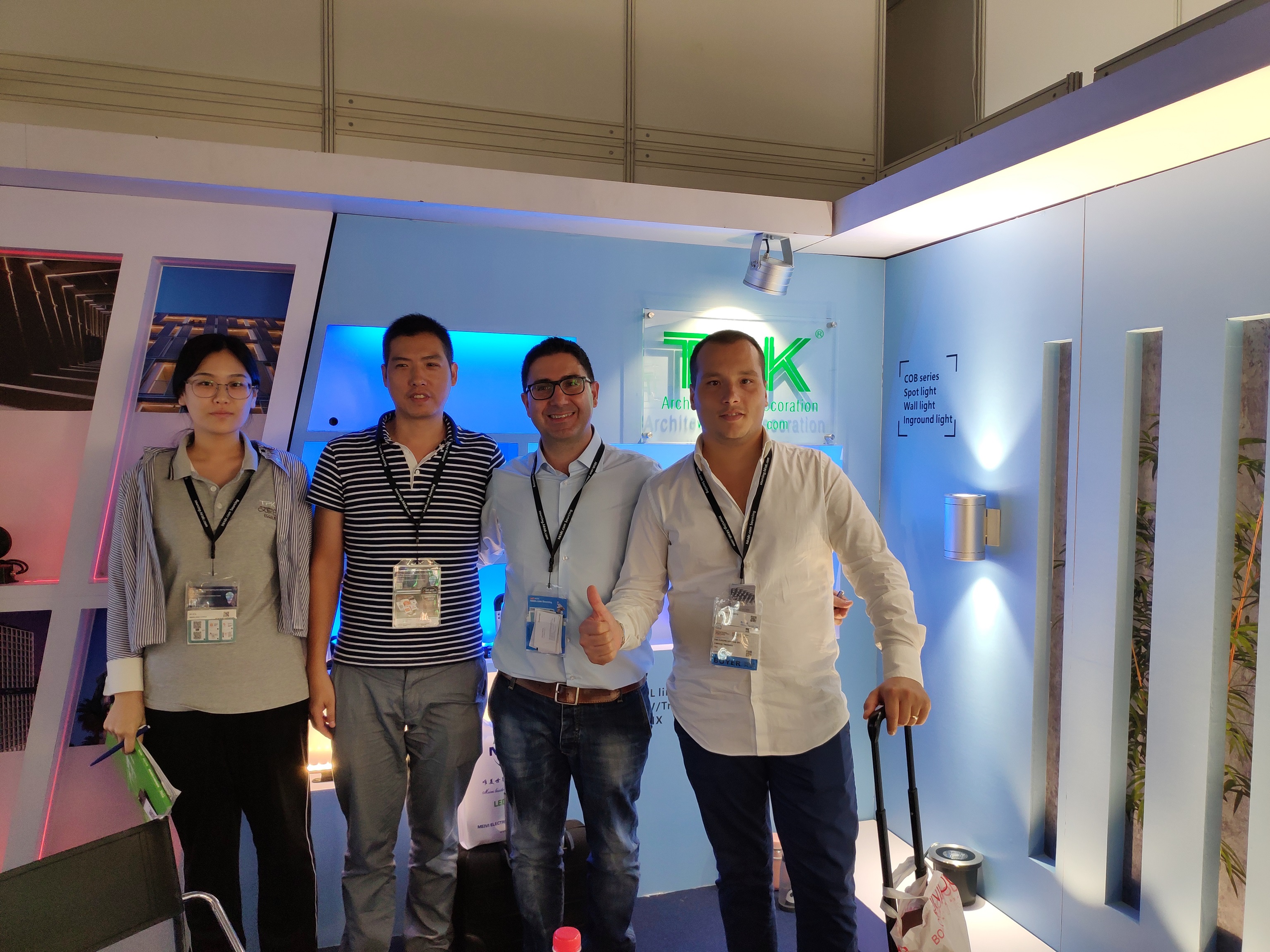Product consultation with international distributors.
